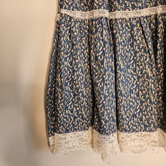 Vintage 1970's Gunne Sax Tiered Skirt, Blue Floral, Sz 7 - Picture 3 of 5